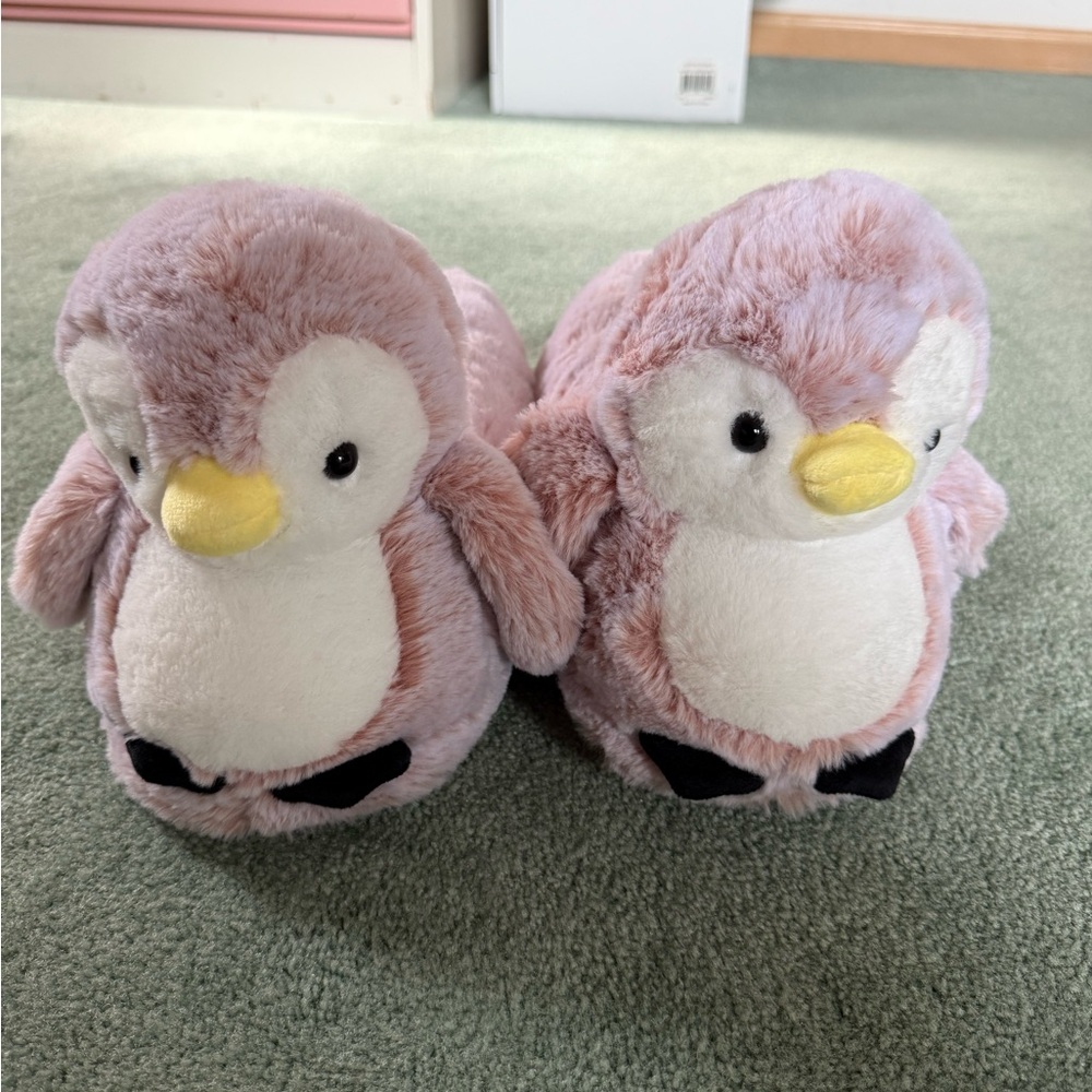 Forever 21 Pink Penguin Slippers Size L Womens 9–10 Plush Cute
